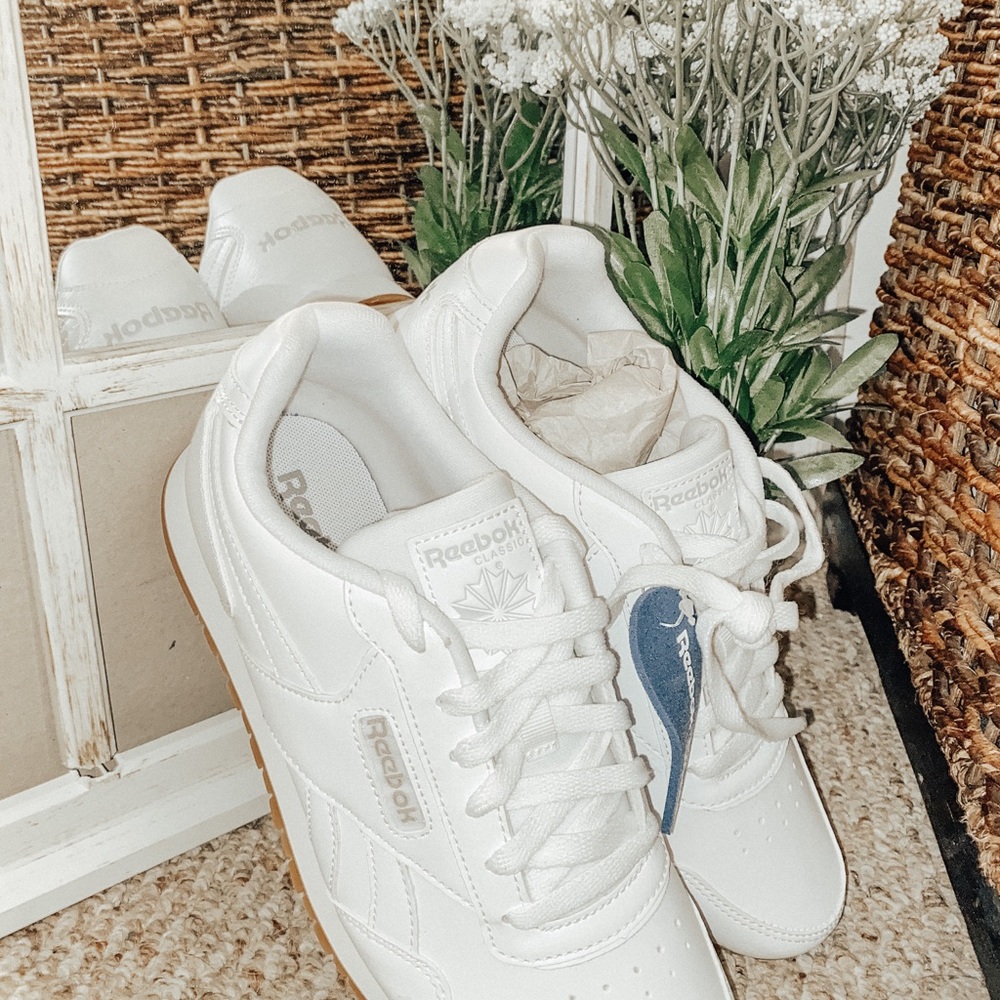Size 7 men sneakers